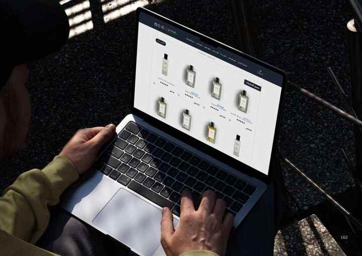Vilack online store displayed on a laptop